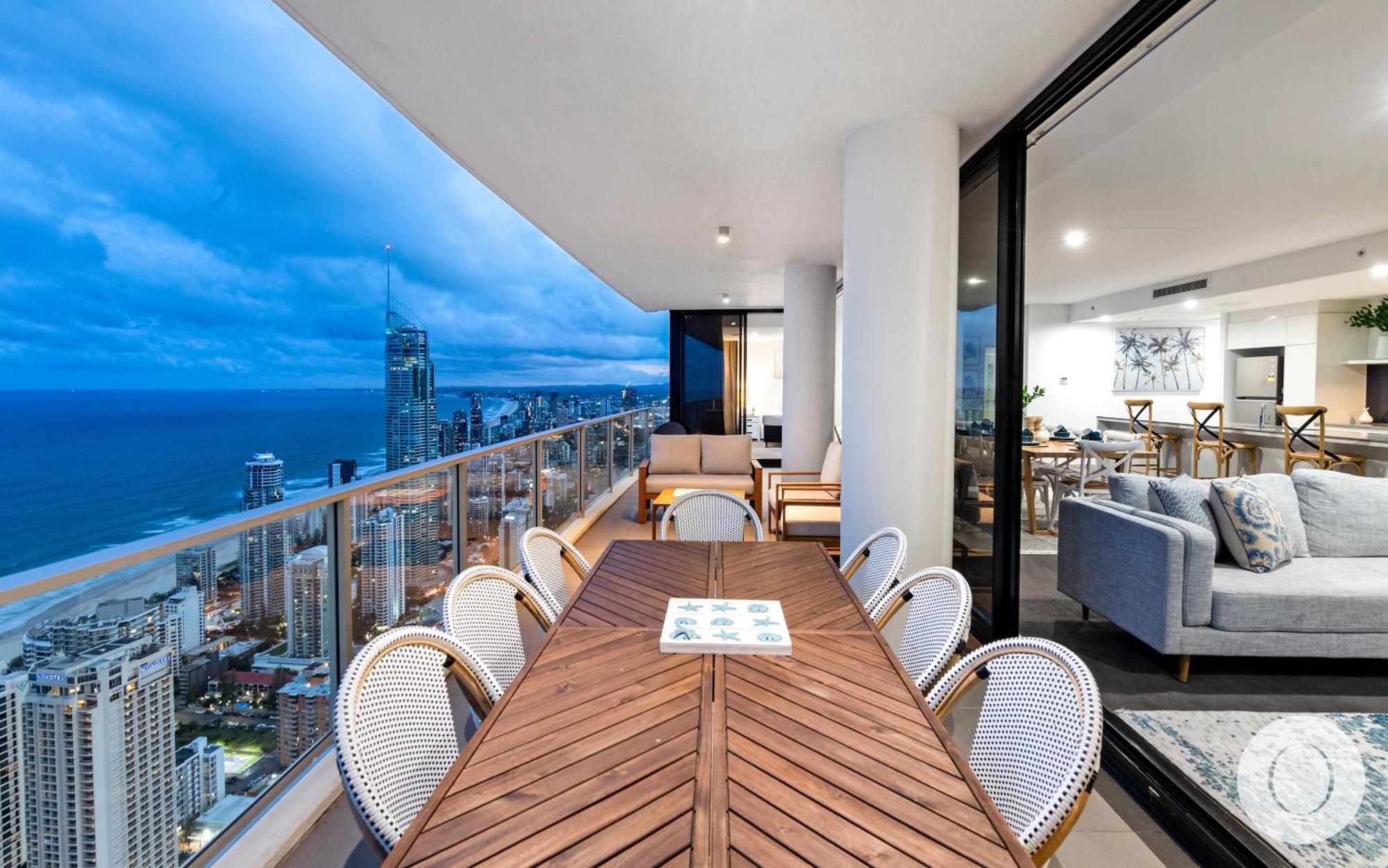 5 Bedroom Executive Sub Penthouse In The Heart Of Surfers With Full Ocean Views - Sleeps 12 - Circle On Cavill Amazing!! Gold Coast Eksteriør billede