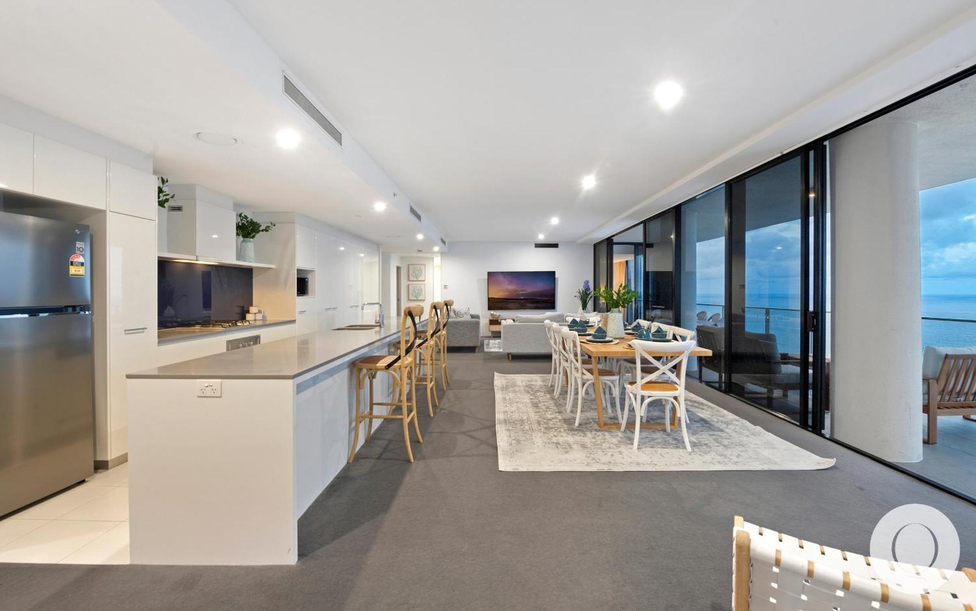 5 Bedroom Executive Sub Penthouse In The Heart Of Surfers With Full Ocean Views - Sleeps 12 - Circle On Cavill Amazing!! Gold Coast Eksteriør billede