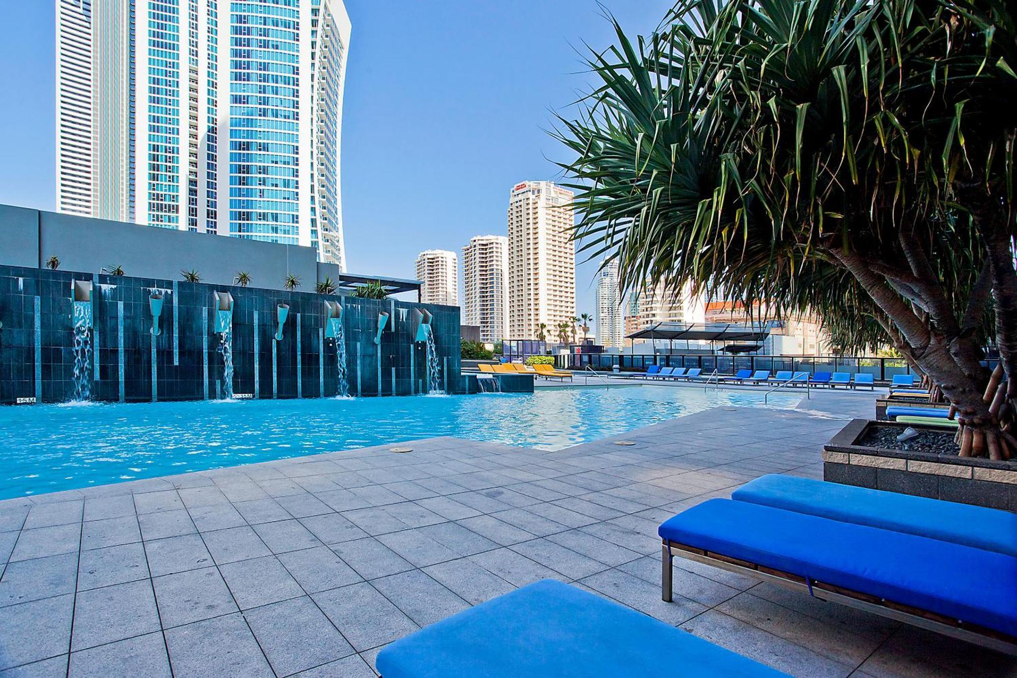 5 Bedroom Executive Sub Penthouse In The Heart Of Surfers With Full Ocean Views - Sleeps 12 - Circle On Cavill Amazing!! Gold Coast Eksteriør billede